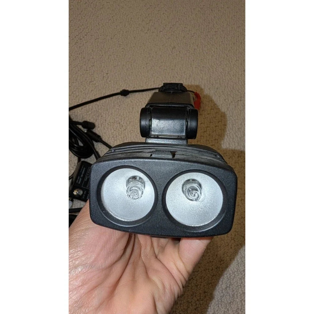 Cannon Canovision 8 H660 Hi8 8mm Video Camera Recorder H850A Case+Light+Extras